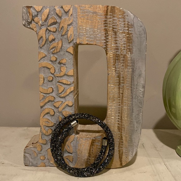 New Fifth Avenue Collection Crystal Sparkly Bracelet - Picture 3 of 4